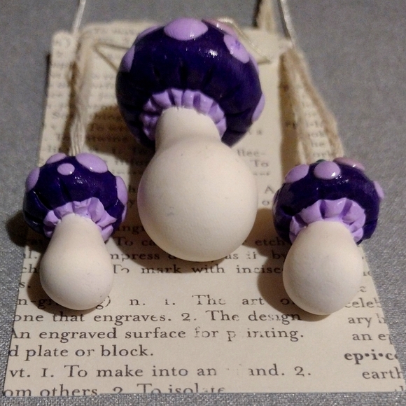 Mushroom Necklace with matching Earrings - Picture 2 of 2